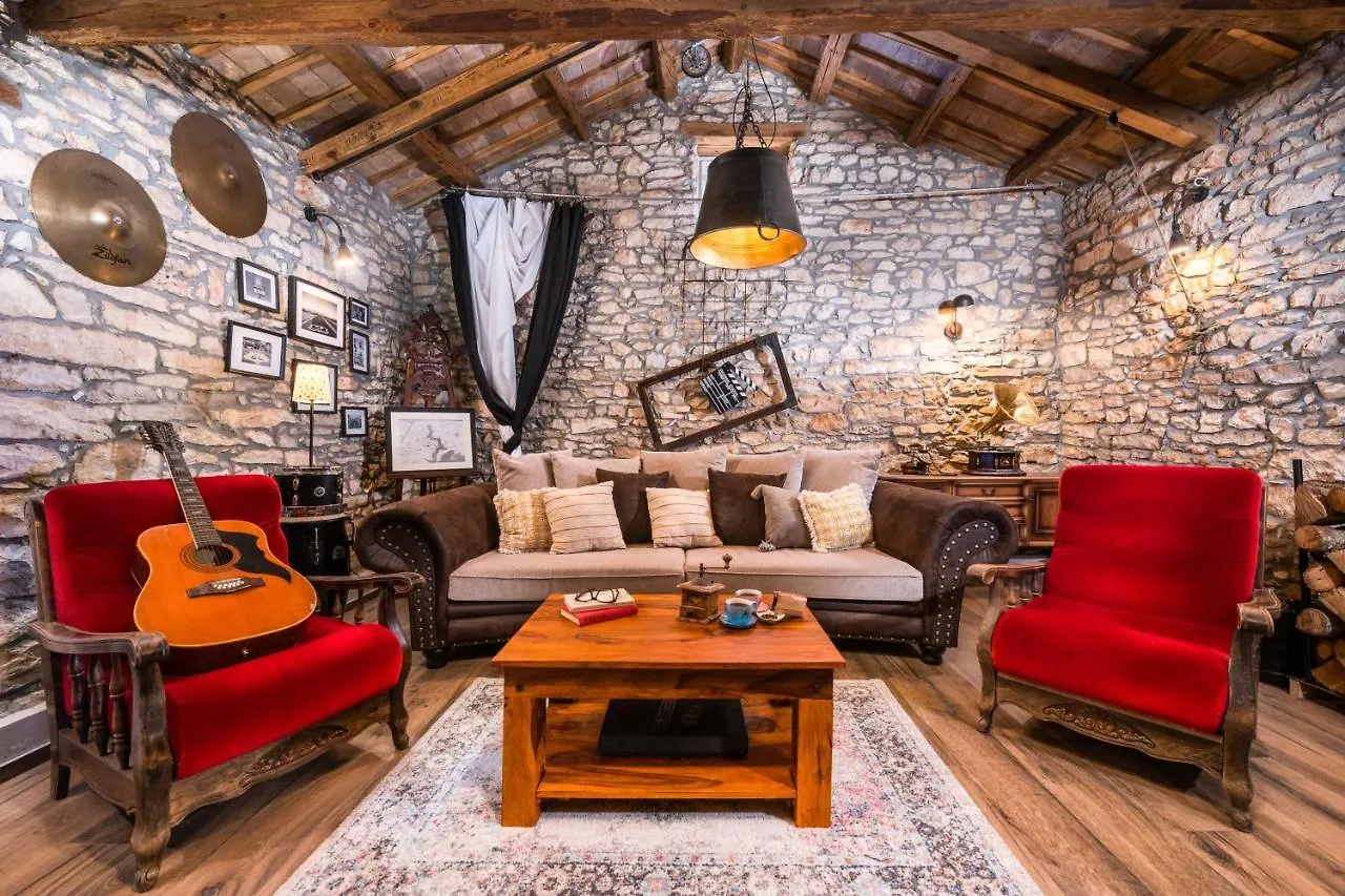 크르니카 Rustic Cozy House Pupy 빌라
