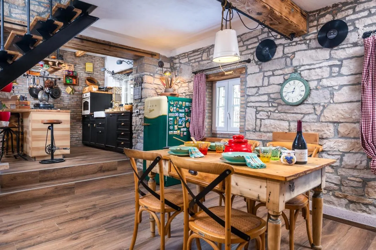 크르니카 Rustic Cozy House Pupy 빌라 0*,
